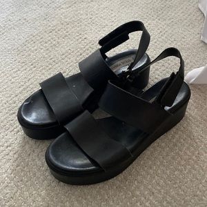 COPY - Steve Madden black platform sandals size 8